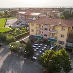 מלון La Tavola Rotonda אסיסי